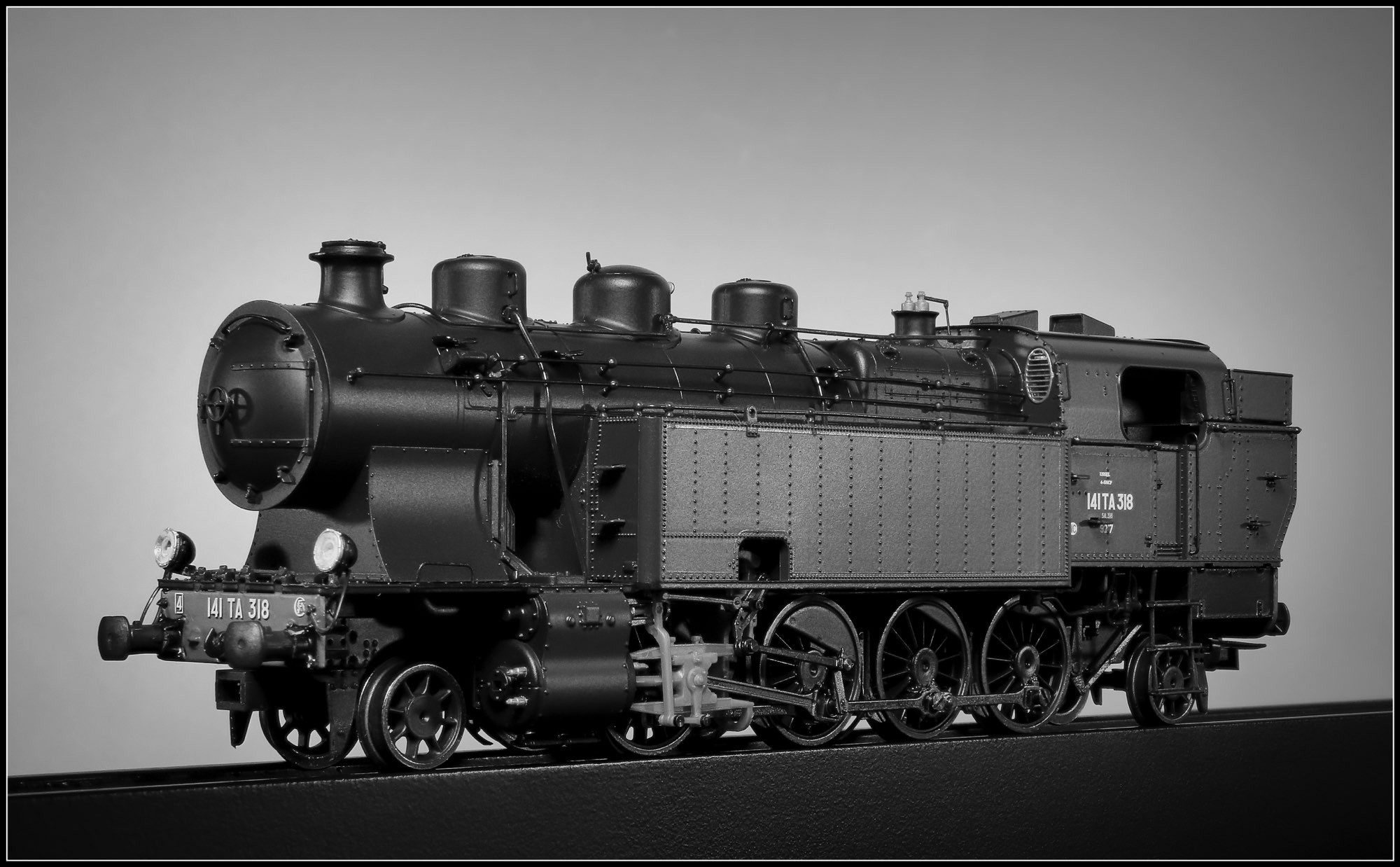 141 TA 318 Jouef